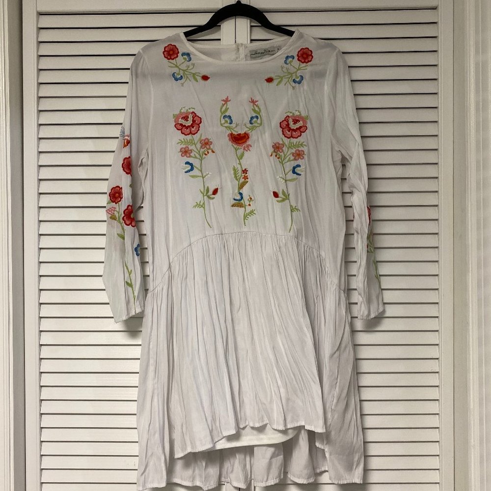 Embroidered White Long Sleeve Swing Dress